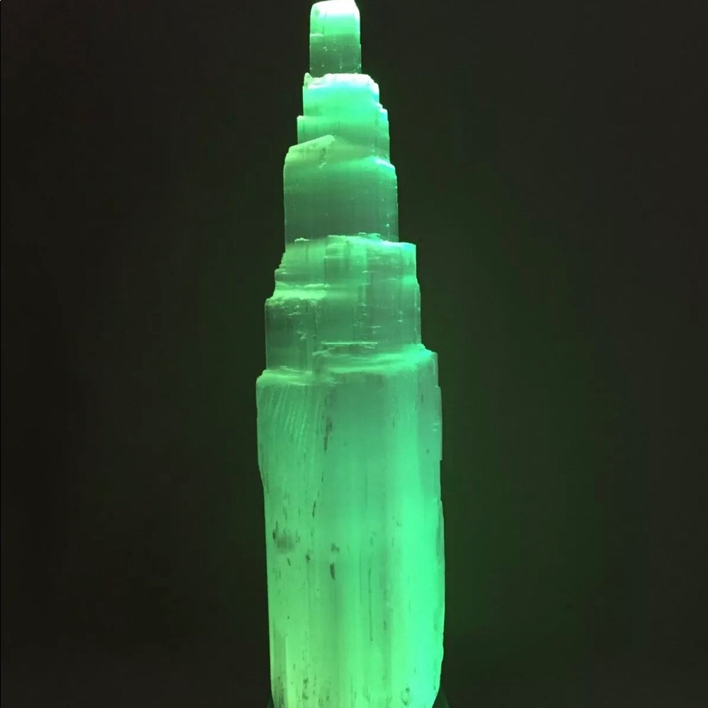 7” Selenite with LED colorful stand - Picture 4 of 7
